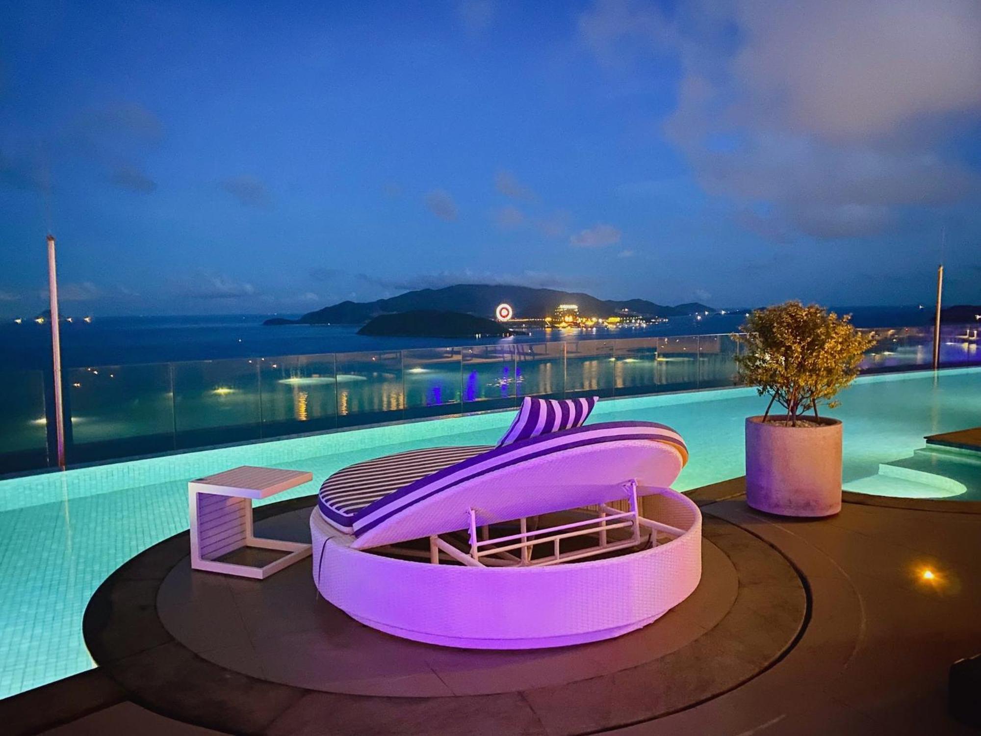 Coastal Panorama Oceanfront Suites Nha Trang Eksteriør billede
