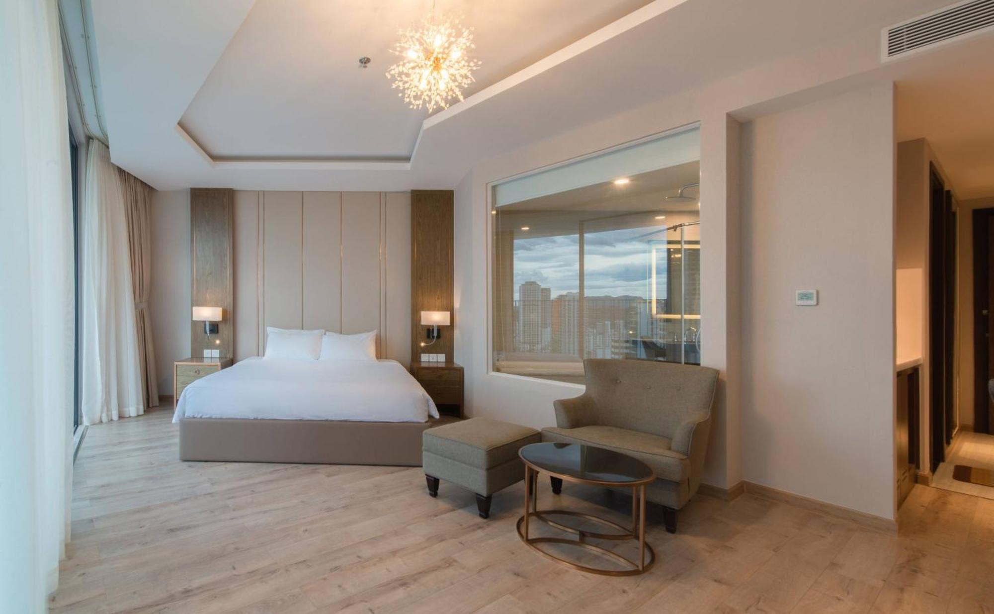 Coastal Panorama Oceanfront Suites Nha Trang Eksteriør billede